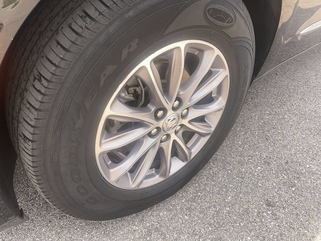 Used 2024 Buick Enclave Premium AWD/4WD image 11