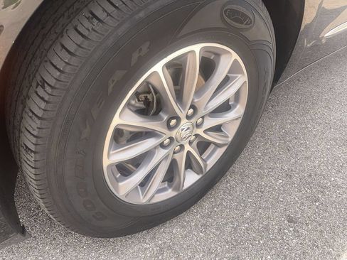 Used 2024 Buick Enclave Premium AWD/4WD image 11
