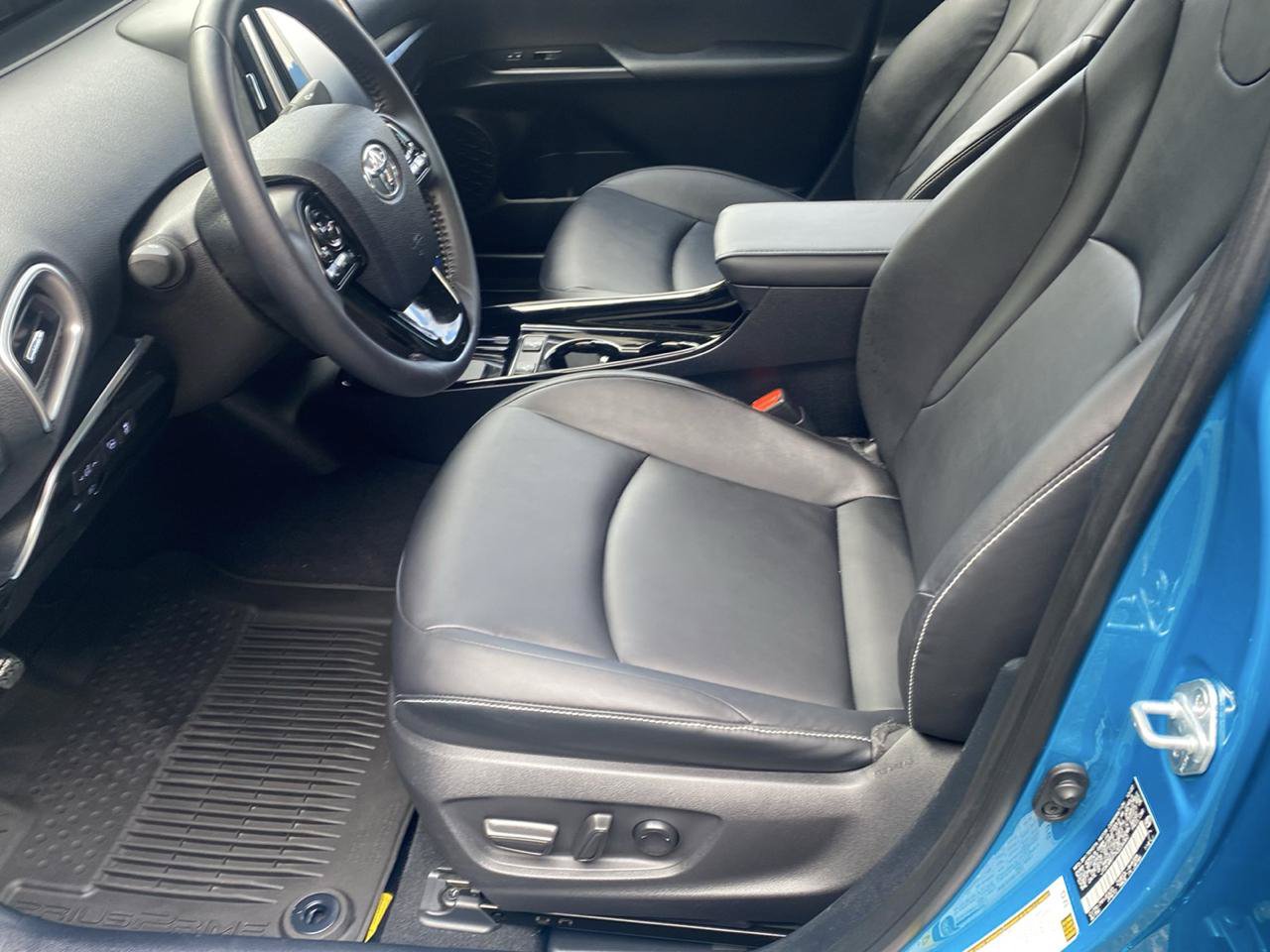 Used 2022 Toyota Prius Prime Limited FWD image 6