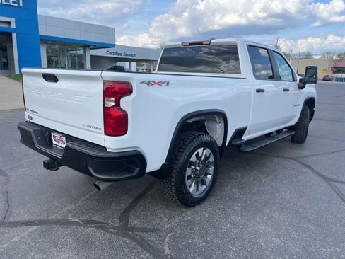 Used 2024 Chevrolet Silverado 2500 Custom w/ Custom Value Package image 10