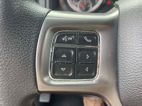 Used 2021 RAM 1500 Classic SLT AWD/4WD image 18