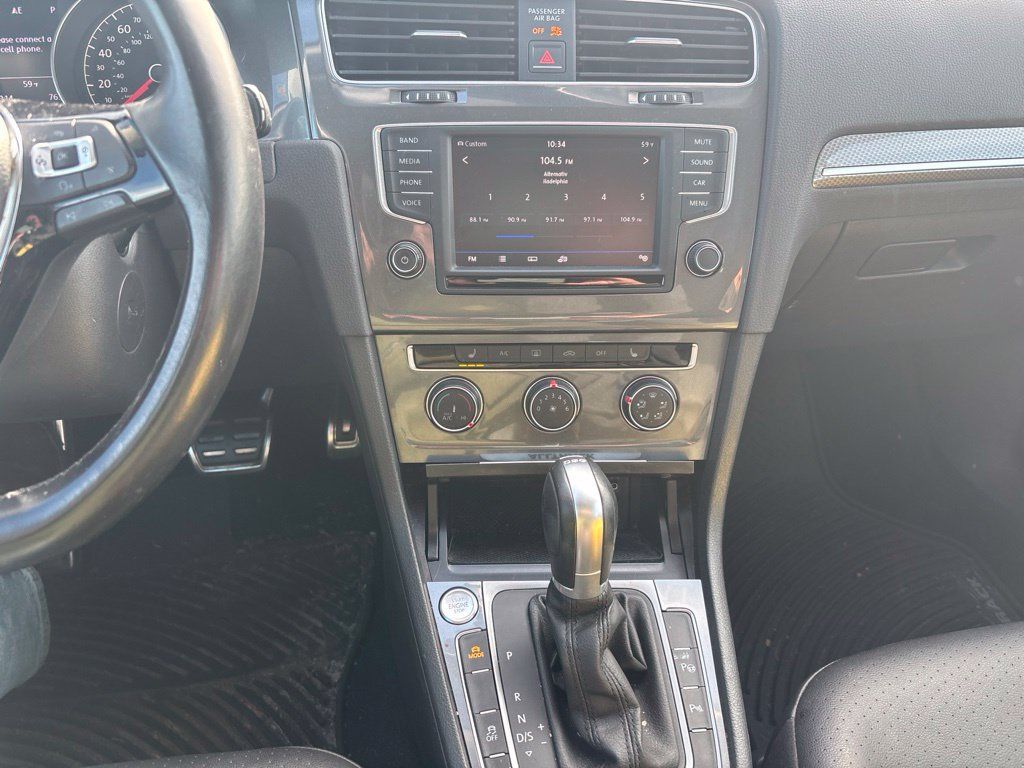 Used 2017 Volkswagen Golf Alltrack AWD/4WD image 10