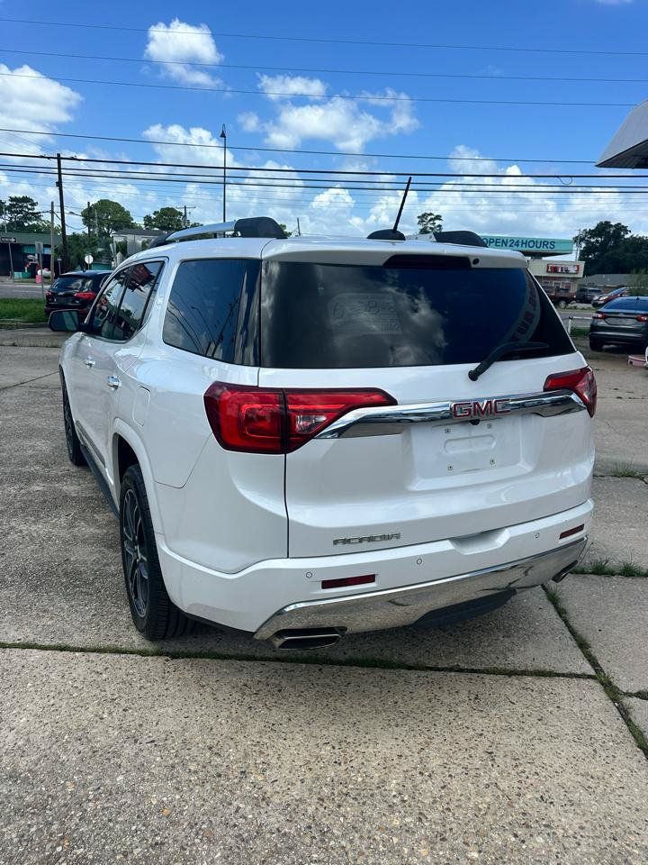 Used 2017 GMC Acadia Denali w/ Technology Package FWD image 3