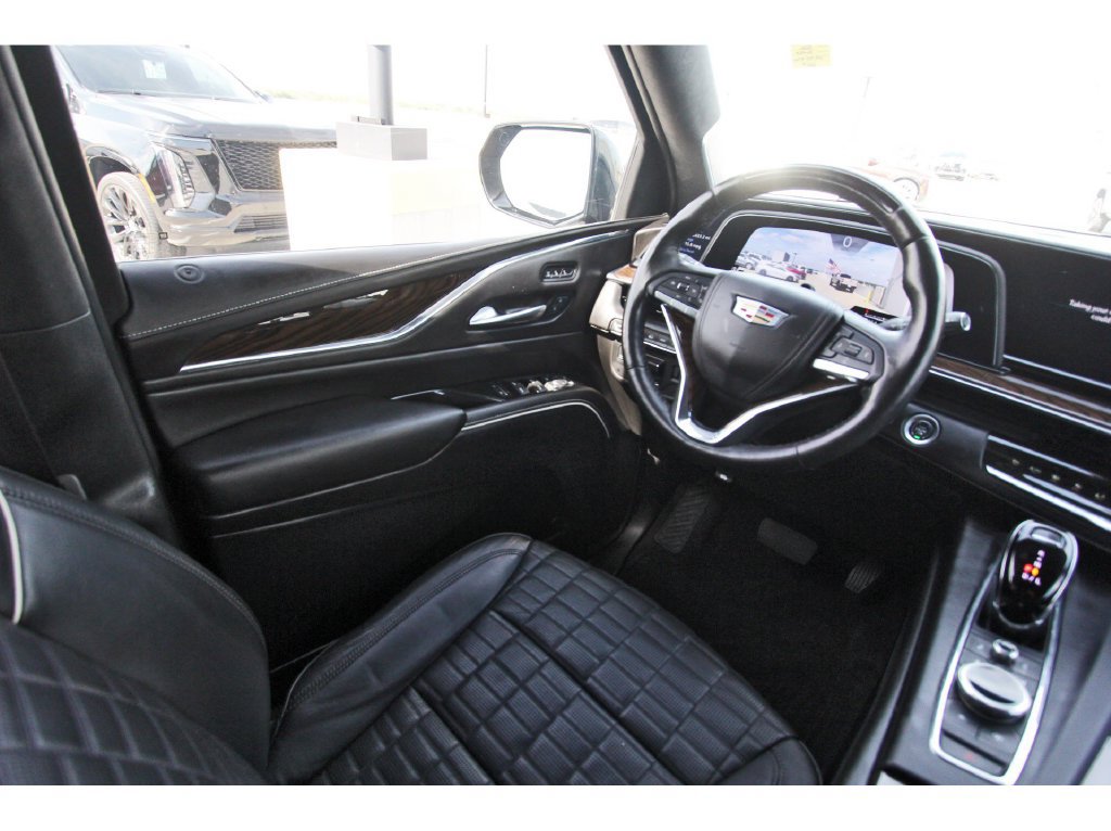 Certified 2024 Cadillac Escalade Sport Platinum w/ LPO, ONYX Package AWD/4WD image 8