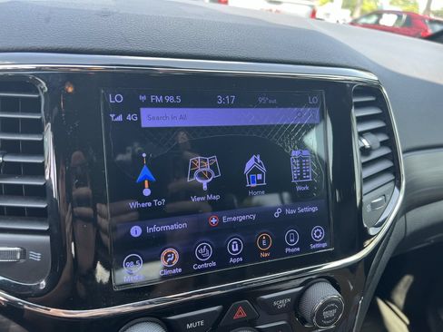 Used 2021 Jeep Grand Cherokee Laredo X RWD image 24