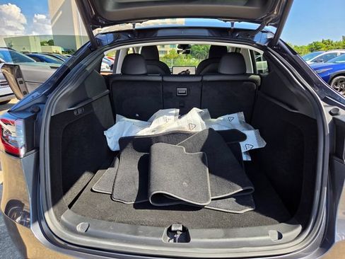 Used 2023 Tesla Model Y 2WD image 21
