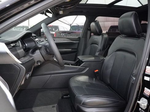Used 2024 Jeep Grand Cherokee L Overland AWD/4WD image 29