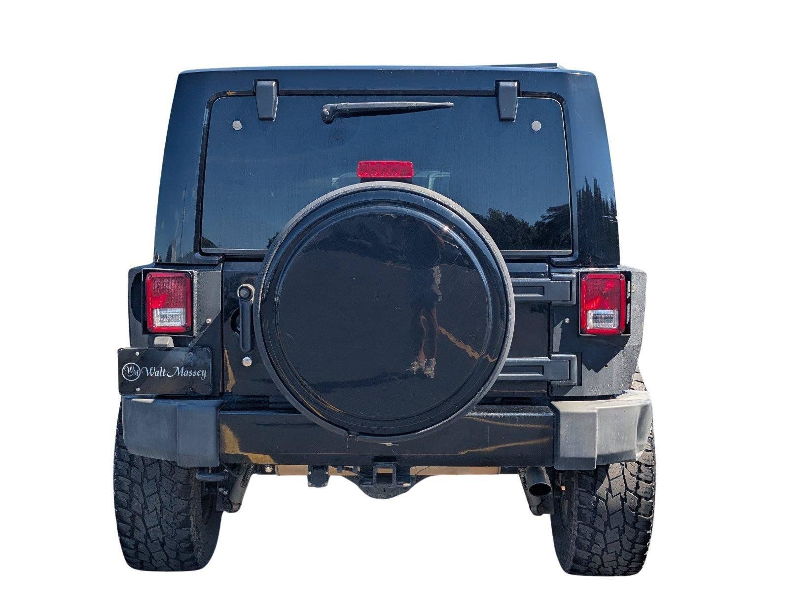 Used 2012 Jeep Wrangler Unlimited Sahara AWD/4WD image 4