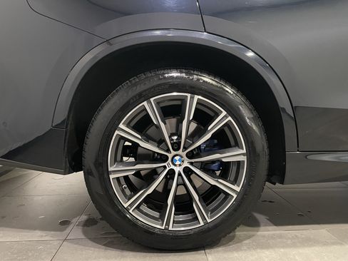 Used 2022 BMW X5 xDrive40i w/ M Sport Package AWD/4WD image 9