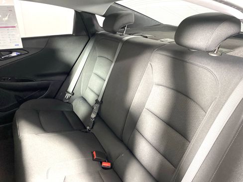 Used 2020 Chevrolet Malibu LS image 30