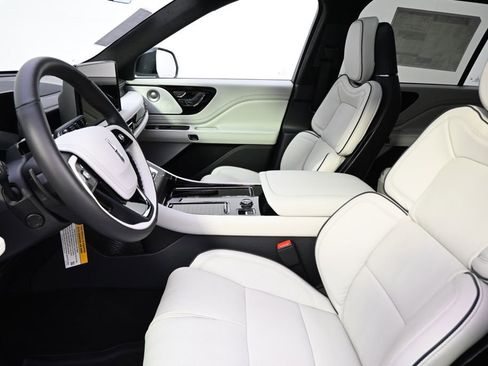 New 2026 Lincoln Aviator Black Label AWD/4WD image 13