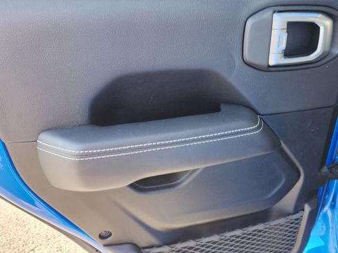 Used 2022 Jeep Wrangler Unlimited Sahara w/ Cold Weather Group image 12