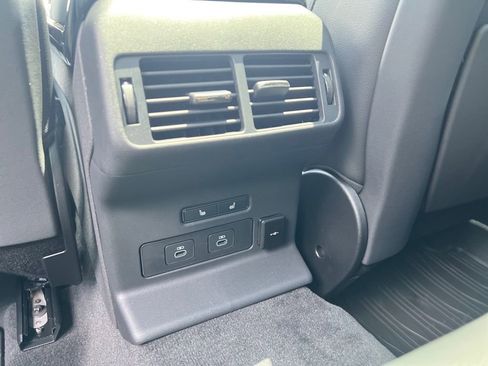 New 2026 Land Rover Range Rover Velar Dynamic SE image 24