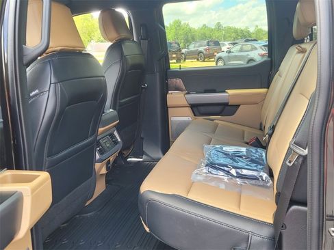 New 2025 Ford F250 Lariat w/ Chrome Package image 6