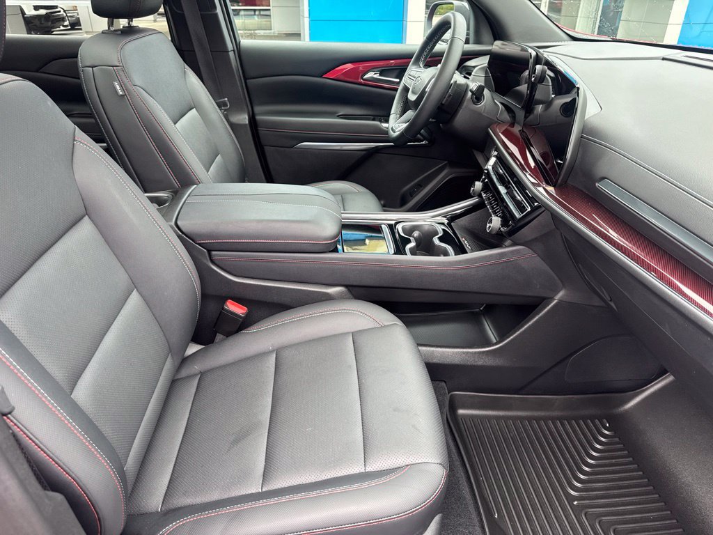 Used 2025 Chevrolet Traverse Z71 w/ Driver Confidence Package AWD/4WD image 11