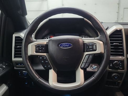 Used 2019 Ford F150 Lariat image 13