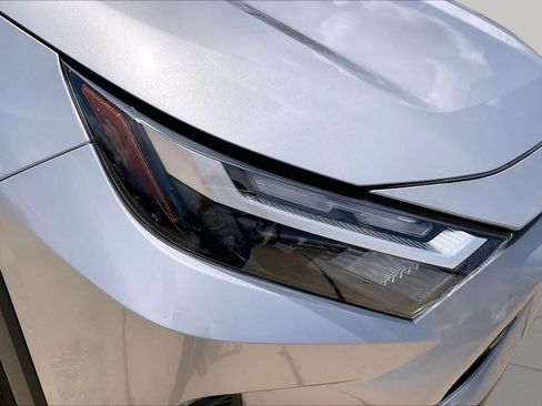 Used 2025 Toyota RAV4 XLE FWD image 25