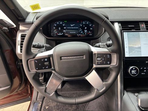 New 2026 Land Rover Discovery Limited Edition image 19