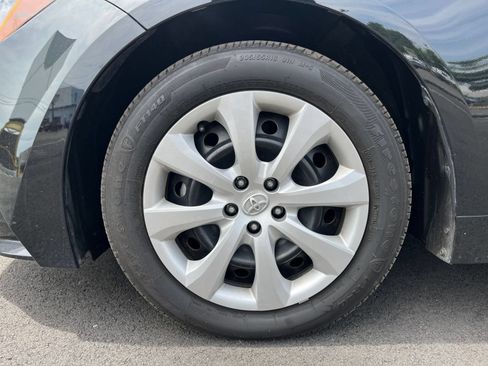 Used 2025 Toyota Corolla LE FWD image 35