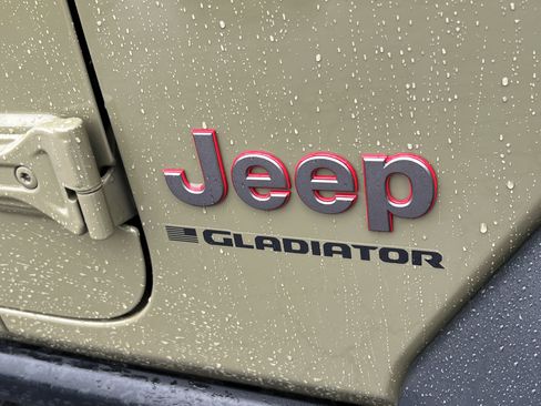 Used 2026 Jeep Gladiator Rubicon AWD/4WD image 8