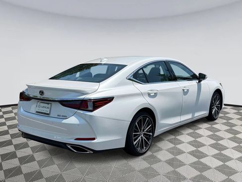 Used 2023 Lexus ES 350 w/ Premium Package FWD image 2