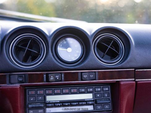 Used 1987 Mercedes-Benz 560 SL image 46