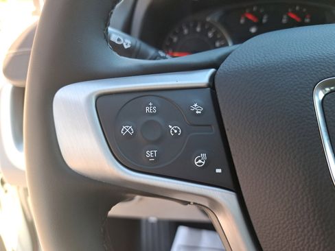 New 2024 GMC Terrain SLT image 17