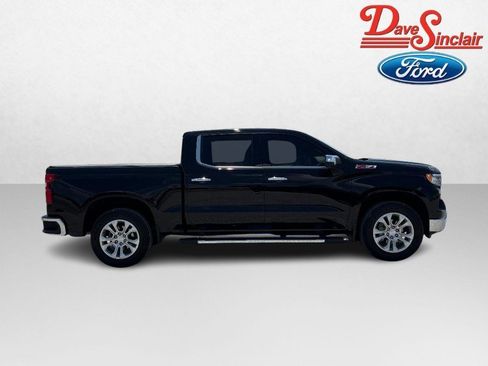 Used 2024 Chevrolet Silverado 1500 LTZ AWD/4WD image 5