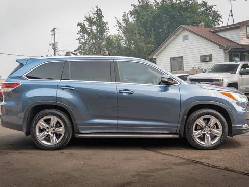 Used 2015 Toyota Highlander Limited Platinum AWD/4WD image 5
