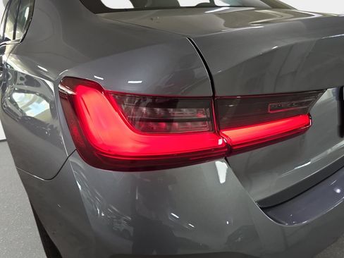 Used 2023 BMW 330i Sedan w/ Convenience Package RWD image 32