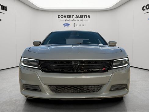 Used 2019 Dodge Charger SXT w/ Leather Interior Group RWD image 4