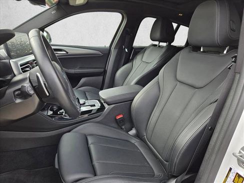 Used 2025 BMW X4 xDrive30i image 17