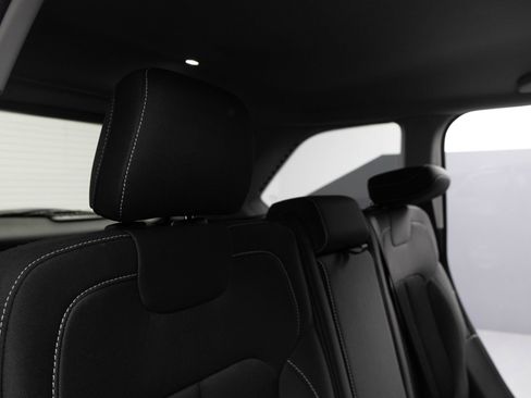 Used 2023 Jeep Grand Cherokee Laredo w/ Luxury Tech Group I image 35