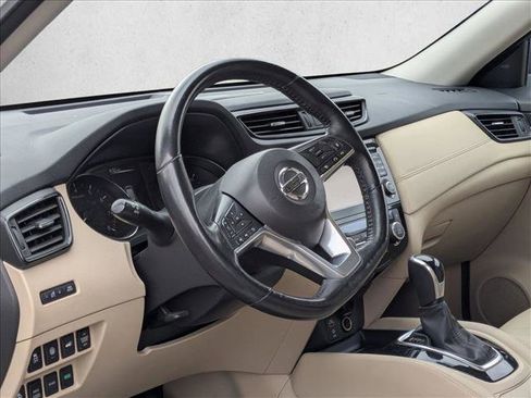 Used 2017 Nissan Rogue SL w/ SL Premium Package image 14