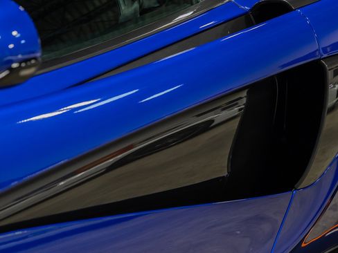 Used 2019 McLaren 570S Coupe RWD image 19