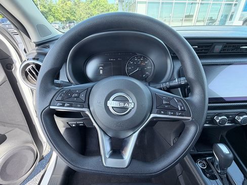 Used 2024 Nissan Kicks SV FWD image 11