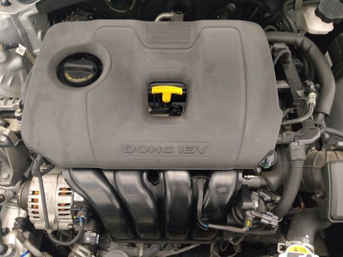 Used 2020 Kia Forte LXS FWD image 30