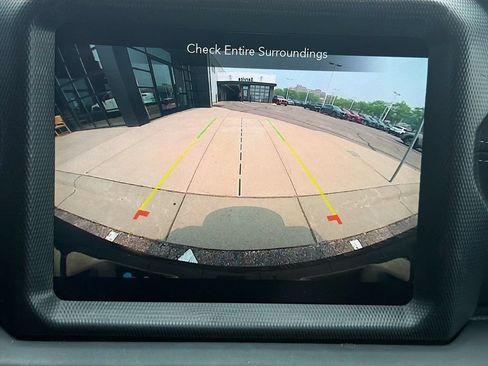Used 2023 Jeep Wrangler Unlimited Sahara AWD/4WD image 16