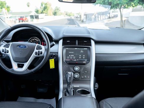 Used 2013 Ford Edge SEL FWD image 18