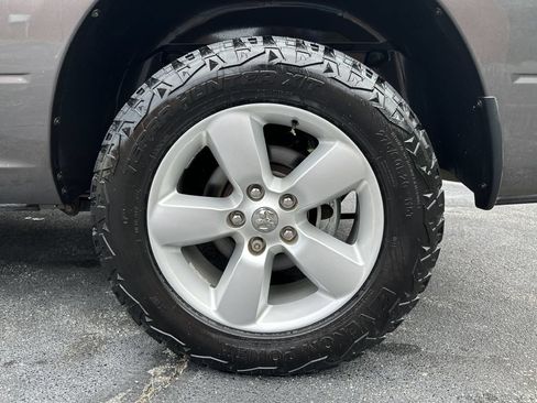 Used 2015 RAM 1500 Express RWD image 20