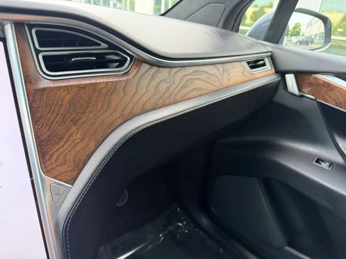 Used 2017 Tesla Model X 75D AWD/4WD image 21