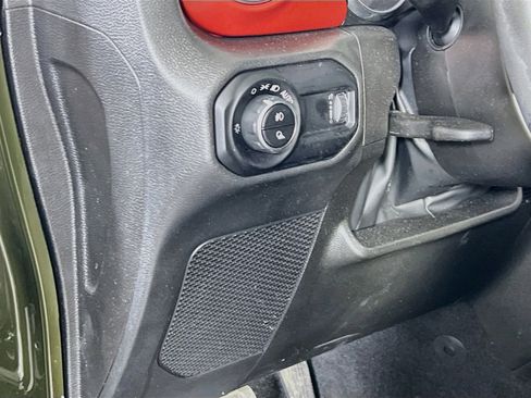Used 2023 Jeep Gladiator Rubicon w/ LED Lighting Group AWD/4WD image 10