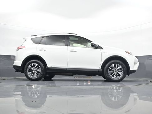 Used 2016 Toyota RAV4 XLE AWD/4WD image 25
