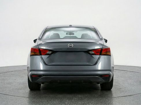 Used 2025 Nissan Altima 2.5 SV image 7