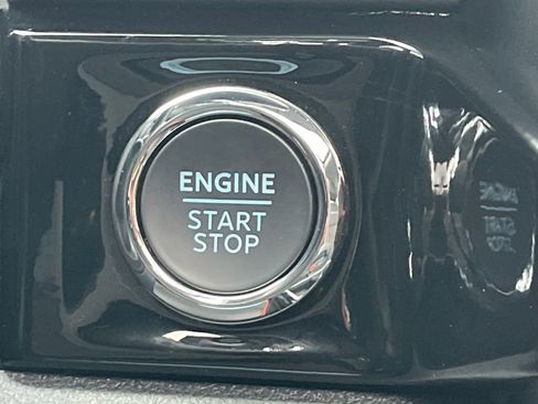 Used 2024 Ford F250 Lariat w/ Lariat Ultimate Package AWD/4WD image 26