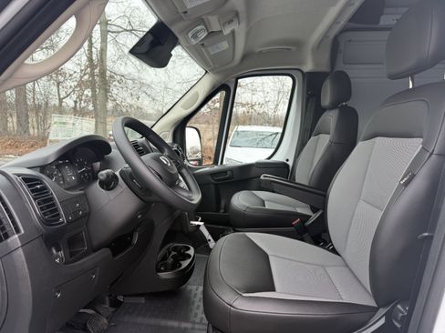 New 2026 RAM ProMaster 2500 w/ Convenience Group FWD image 16