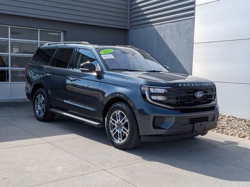 Certified 2025 Ford Expedition Active image 2