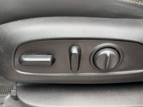 Used 2018 Chevrolet Equinox Premier image 14