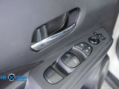 Used 2023 Nissan Kicks SV w/ Exterior Package FWD image 12