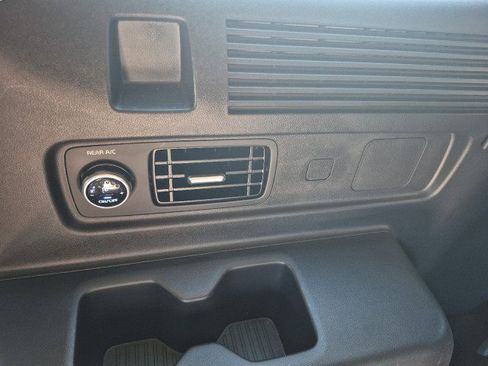 Used 2025 Hyundai Santa Fe SEL image 33
